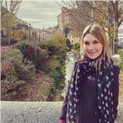 Doy clases de repaso particulares o en grupo, trabajo el temario de clase y el oral para mejorar las habilidades comunicativas en inglés